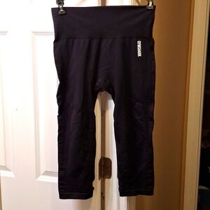 5/$25- Gym Shark Capri Leggings EUC